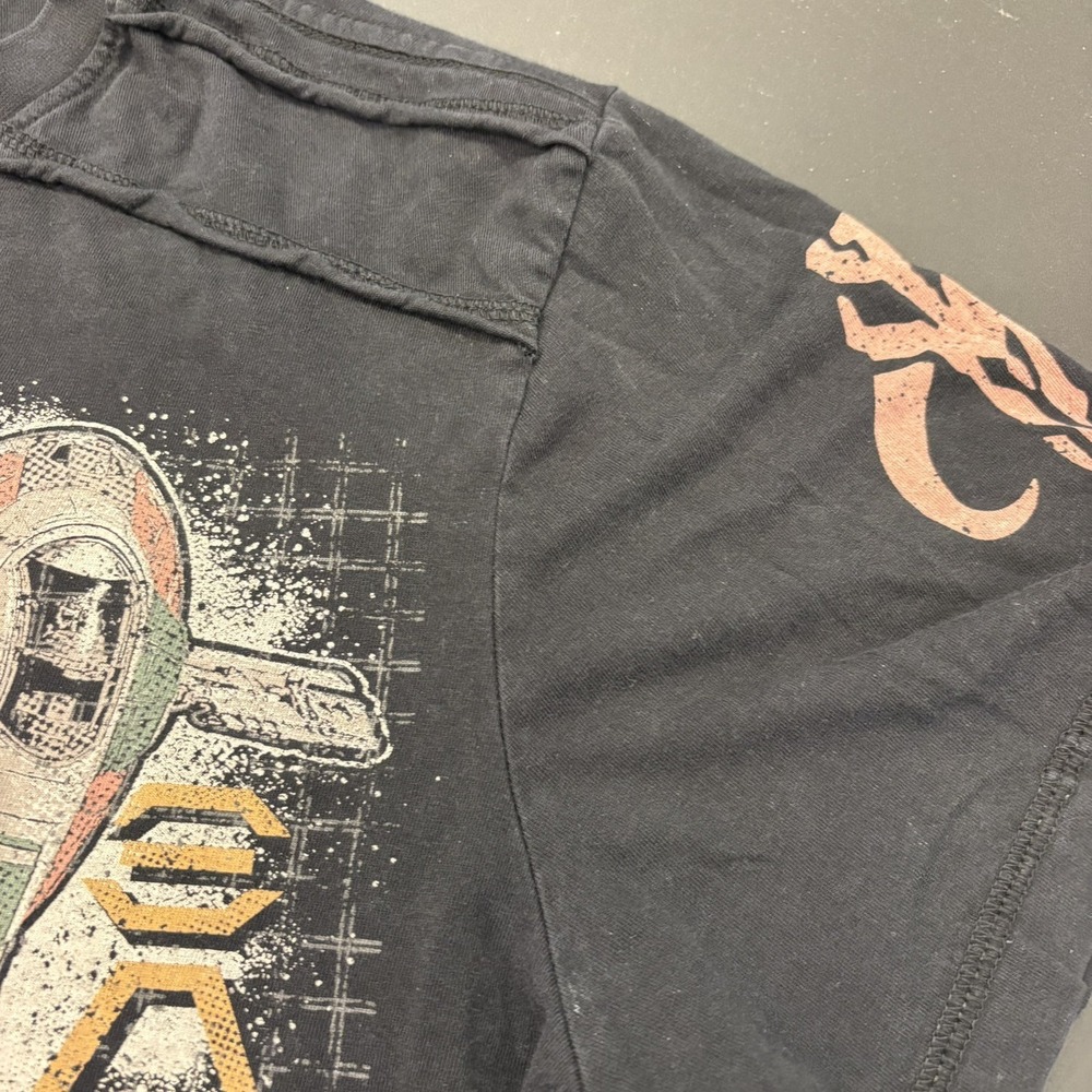 Disney parks men's Boba Fett distressed bounty hunter Star Wars T-shirt M - Picture 3 of 7
